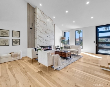 2241 Avenida Salvador - Photo Thumbnail 5