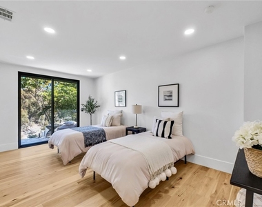 2241 Avenida Salvador - Photo Thumbnail 12