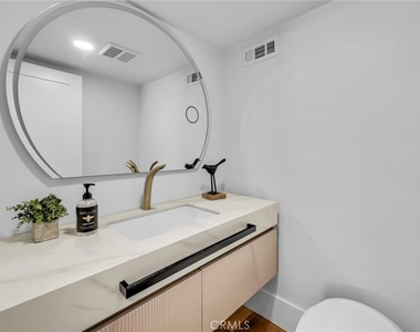 2241 Avenida Salvador - Photo Thumbnail 11