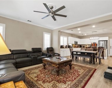 13713 Turf Paradise - Photo Thumbnail 14