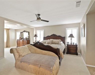 13713 Turf Paradise - Photo Thumbnail 21