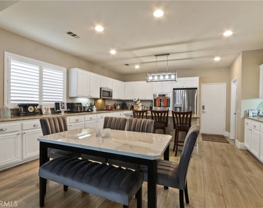 13713 Turf Paradise - Photo Thumbnail 7