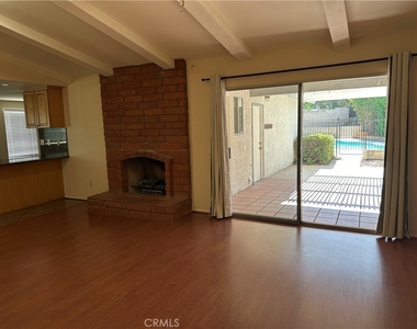 538 Iris Street - Photo Thumbnail 7