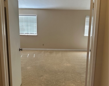538 Iris Street - Photo Thumbnail 24
