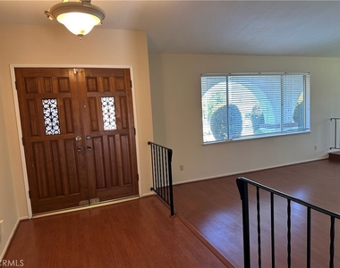 538 Iris Street - Photo Thumbnail 6