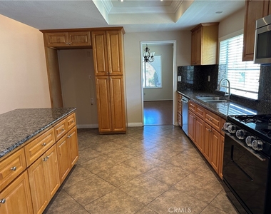 538 Iris Street - Photo Thumbnail 12