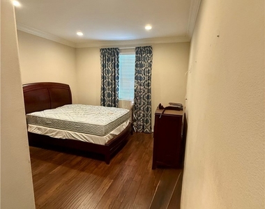 11408 Figtree Terrace - Photo Thumbnail 11