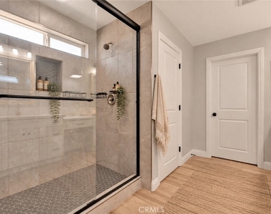 19280 Glendale Court - Photo Thumbnail 21