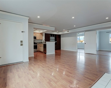 10119 Pinewood Avenue - Photo Thumbnail 1