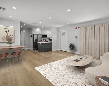 1525 N Screenland Drive - Photo Thumbnail 1