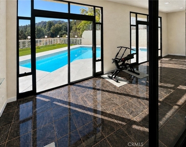 3278 Dora Verdugo - Photo Thumbnail 4