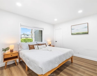 7629 Arcola Ave - Photo Thumbnail 11