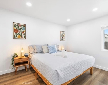 7629 Arcola Ave - Photo Thumbnail 8