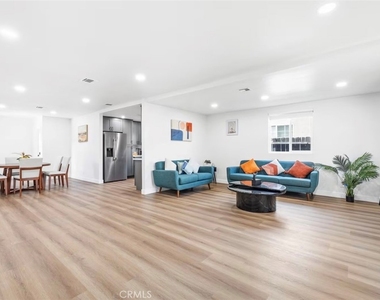 7629 Arcola Ave - Photo Thumbnail 4