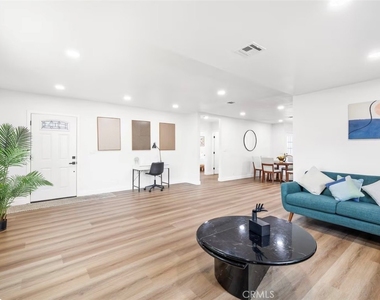 7629 Arcola Ave - Photo Thumbnail 5