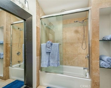 2819 Pacific Avenue - Photo Thumbnail 8