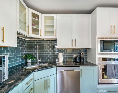 2819 Pacific Avenue - Photo Thumbnail 10
