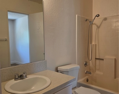 121 Wiseman Way - Photo Thumbnail 8