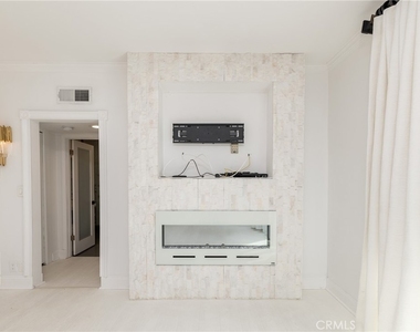 1228 N La Cienega - Photo Thumbnail 7