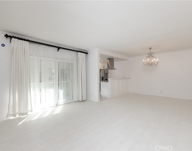 1228 N La Cienega - Photo Thumbnail 8