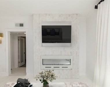 1228 N La Cienega - Photo Thumbnail 5