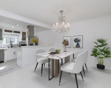 1228 N La Cienega - Photo Thumbnail 2