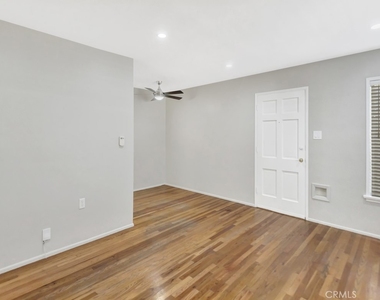 557 Rosemary Lane - Photo Thumbnail 6