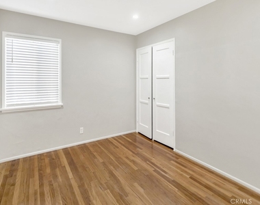 557 Rosemary Lane - Photo Thumbnail 10