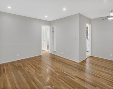 557 Rosemary Lane - Photo Thumbnail 7