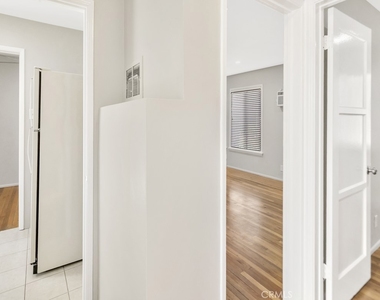 557 Rosemary Lane - Photo Thumbnail 14