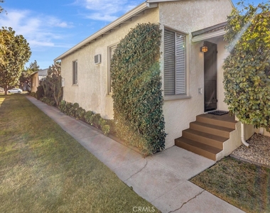 557 Rosemary Lane - Photo Thumbnail 2