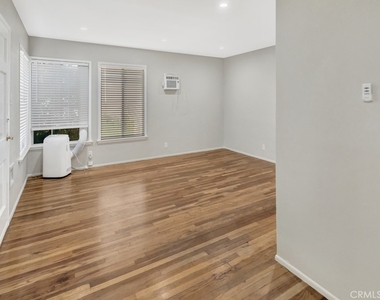 557 Rosemary Lane - Photo Thumbnail 19