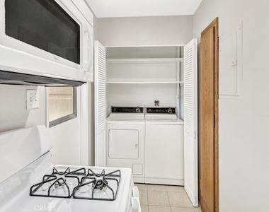 557 Rosemary Lane - Photo Thumbnail 18