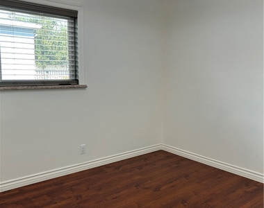 500 N Virginia - Photo Thumbnail 6
