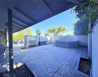 869 W 14th Street - Photo Thumbnail 2