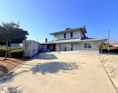 869 W 14th Street - Photo Thumbnail 1