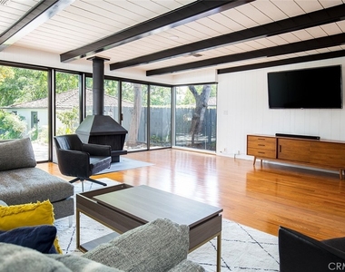1900 Sycamore Drive - Photo Thumbnail 8
