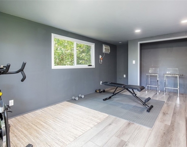 1900 Sycamore Drive - Photo Thumbnail 24