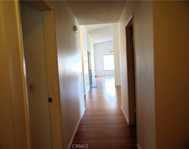 880 Kimberly Court - Photo Thumbnail 17