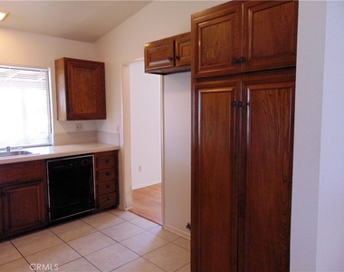 880 Kimberly Court - Photo Thumbnail 9