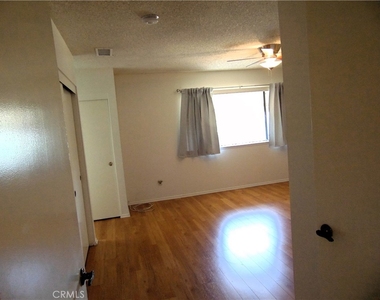 880 Kimberly Court - Photo Thumbnail 12