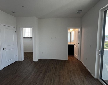 218 Church St - Photo Thumbnail 24