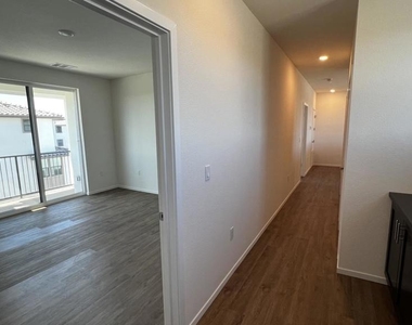218 Church St - Photo Thumbnail 16