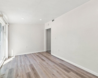 77 Breaker Dr - Photo Thumbnail 7
