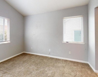 1032 Twinbridge Court - Photo Thumbnail 10
