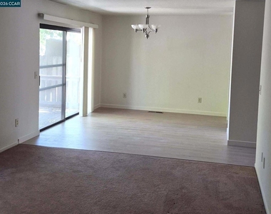 1678 E Street - Photo Thumbnail 2