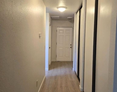 1678 E Street - Photo Thumbnail 7
