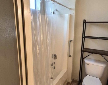1678 E Street - Photo Thumbnail 11