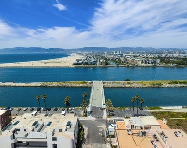 6206 Pacific Avenue - Photo Thumbnail 29