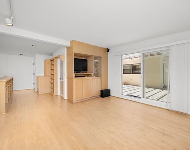 6206 Pacific Avenue - Photo Thumbnail 9